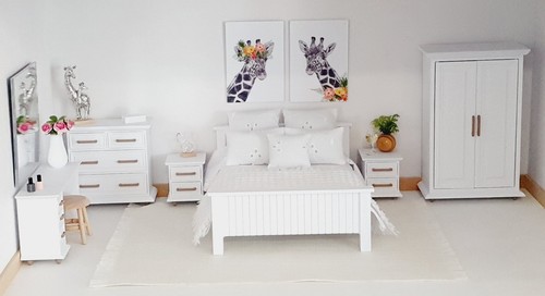 Miniature dolls house - dolls, bedroom