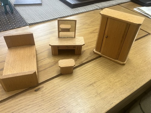 Dol toi dolls house - toi, wooden