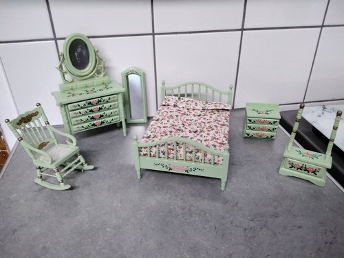 Items dolls house wooden - 6,